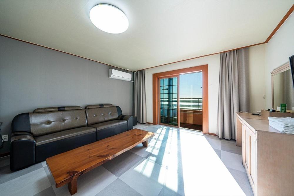 Oceanview Resortel Boryeong Luaran gambar